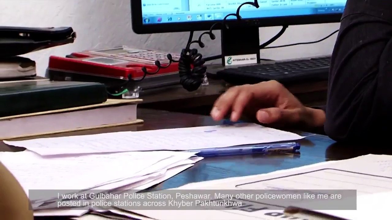 خیبر پختونخوا میں خواتین کے مسائل کیلئے تعینات خواتین پولیس افسر سیکیورٹی اور انصاف کیلئے اپنا کردار ادا کر رہی ہیں