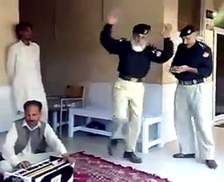 Pathan police mast dance, pashto songs, pashto drama, tapay tang takor rabab, dol surna, warka dang, funny pathan, amaz