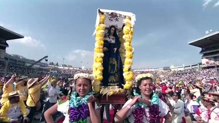 Pope shouts at crowd for making him fall over