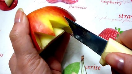 Цветок из яблока. Украшения из фруктов. Flower of apple Decoration of fruit