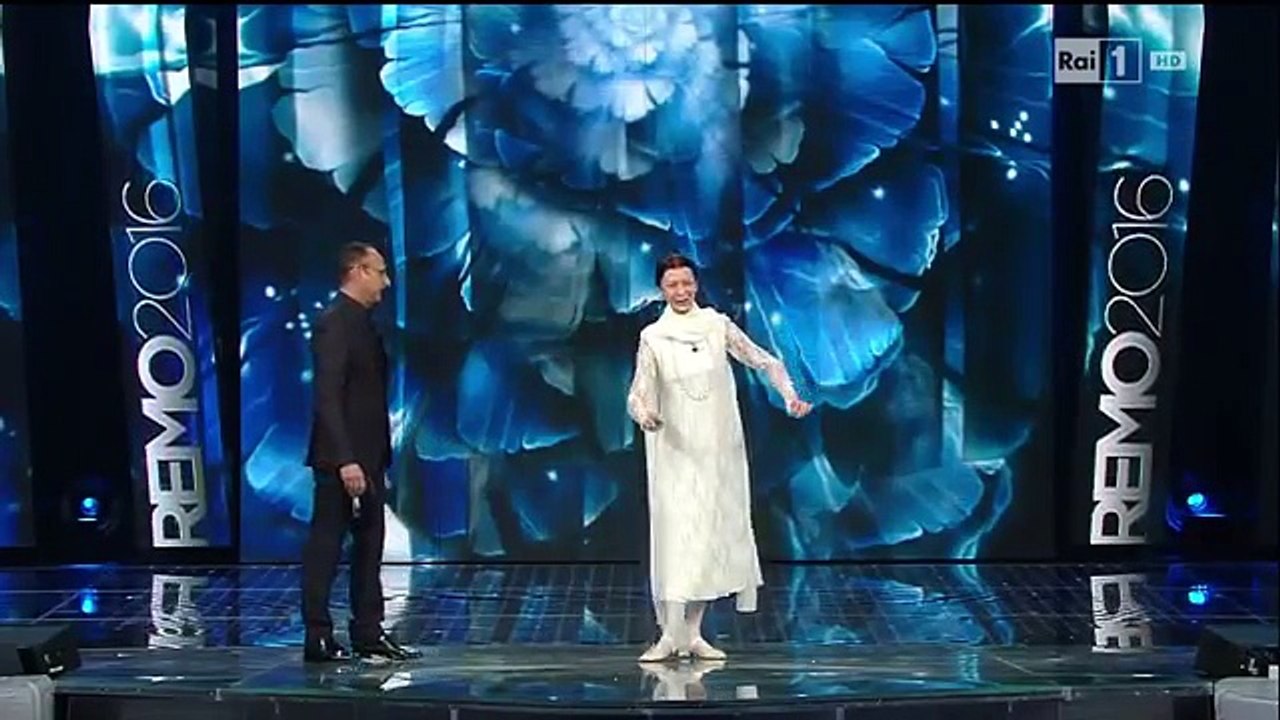 Sanremo 2016 - Virginia Raffaele nei panni dell'étoile di prima grandezza Carla Fracci