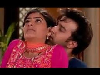 Suhani Si Ek Ladki 17th February 2016 Suhani aur Yuvraj ke Romance mein Dadi ne Dala Khalel