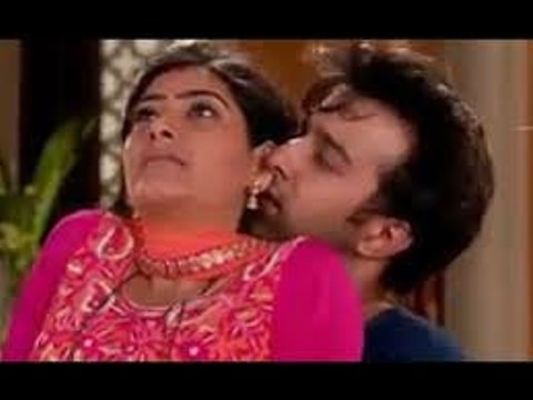 Suhani Si Ek Ladki 17th February 2016 Suhani aur Yuvraj ke Romance mein Dadi ne Dala Khalel