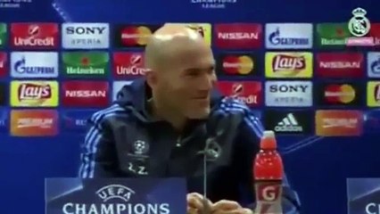 Cristiano Ronaldo humilha reporter e deixa a conferência 2016