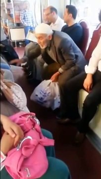 Tramvaya İlk Kez Binen Amca Komedi hahaha