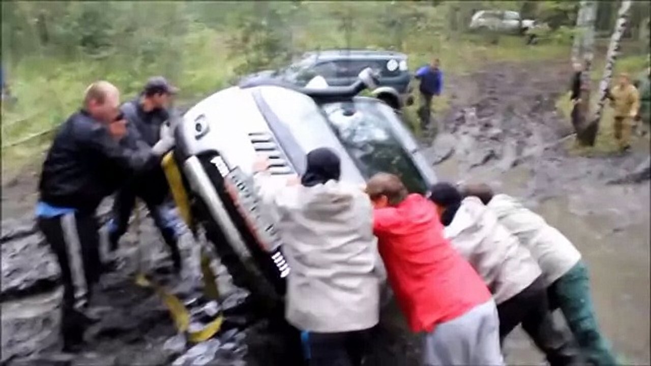 Off-road 4x4 Epic FAiL Mitsubishi Pajero Sport Overturned
