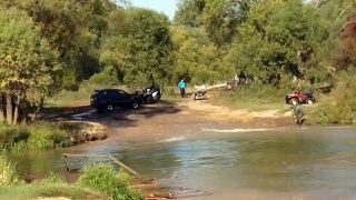 Off-road 4x4 Isuzu Vehicross Extreme Jump