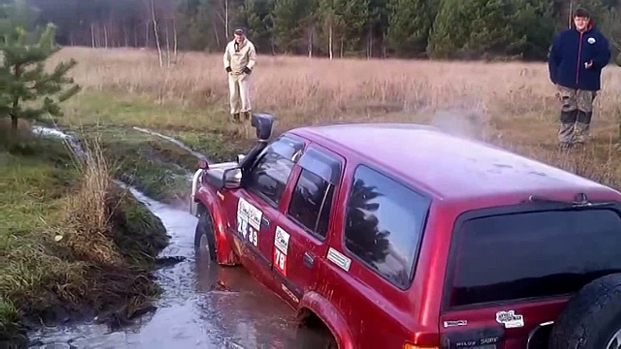 Off-road 4x4 Toyota Hilux Surf Mudding Best Moments