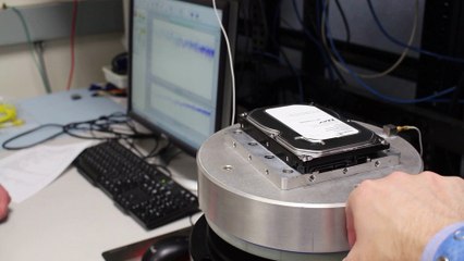 Testing rotary vibration impact - Seagate Hard Disk