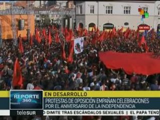Miles de personas se movilizan en Kosovo a 8 años de su independencia