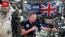 Tim Peake demonstrates gyroscope - BBC News (FULL HD)