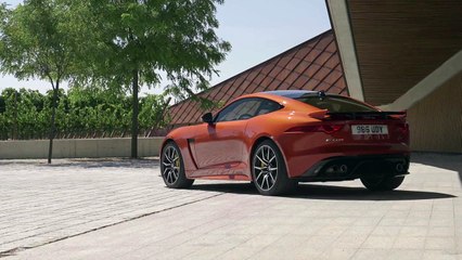 Jaguar F-Type СВР Firesand Оранжевый Вождение Видео