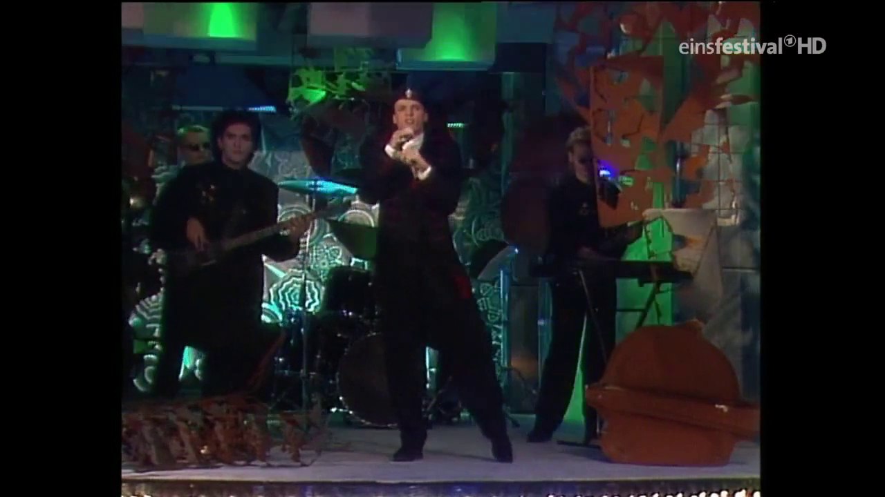 Hubert Kah - Something I Should Know (WWF Club 1986)