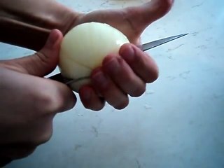 Украшения для стола. Хризантема из лука.