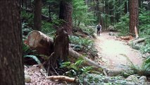 Mieux que le VTT de descente, les rollers tout-terrain - Descente en foret de Vancouver