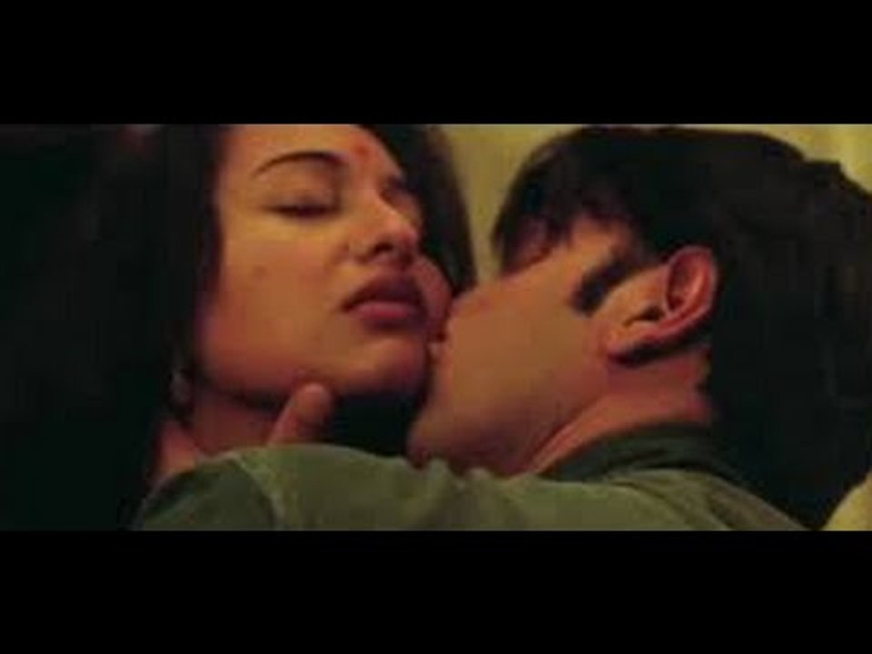 Sonakshi Sinha Viral MMS LEAKED Video