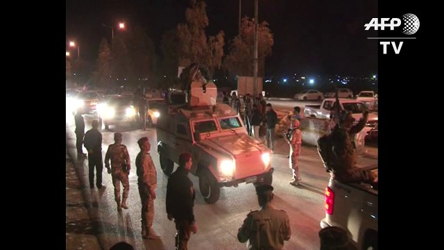 Iraqi soldiers deploy in base near Mosul