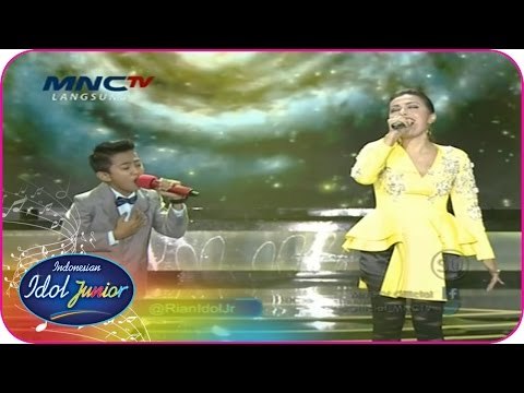 RIAN ft. NOVITA DEWI - MENGEJAR MATAHARI (Ari Lasso) - Road To Grand Final - Indonesian Idol Junior