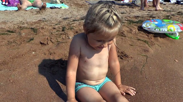 VLOG:Дети купаются на море.Пляж песок и солнце.Геленджик .Trips to the sea Russia