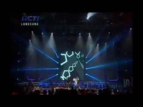 Ahmad Dhani dan Mulan Jameela - Terbakar - Top 12 - INDONESIAN IDOL 2012