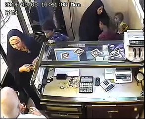 _حصريا--شاهد كيف يتم السرقة من محلات الذهب__