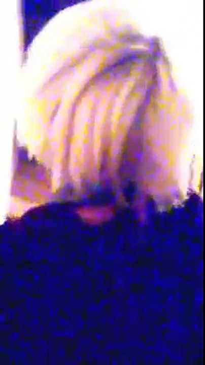 Pour la St-Valentin, il offre un cadeau inimaginable à sa copine qui le trompe.