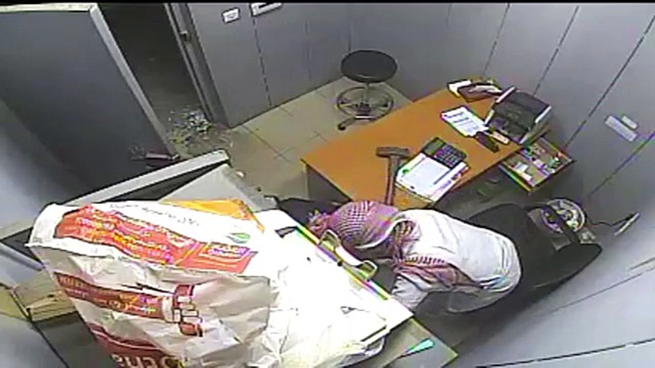 _سرقة العثيم مول بوادي الدواسر__