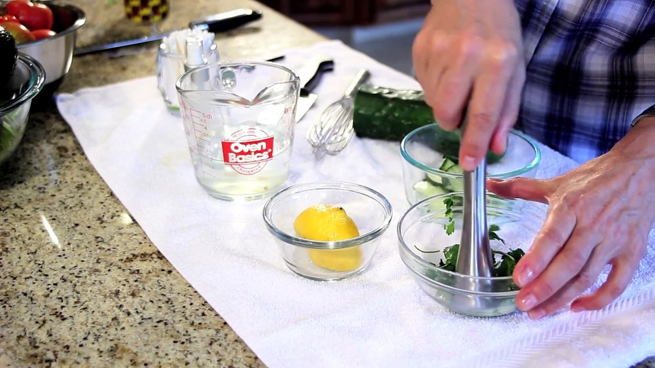 How to Make Your Own Makeup Toner  - DIY Beauty Tips - Beauty Tips