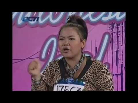 Ciuman Dahsyat untuk Ahmad Dhani - Audisi 4 - INDONESIAN IDOL 2012