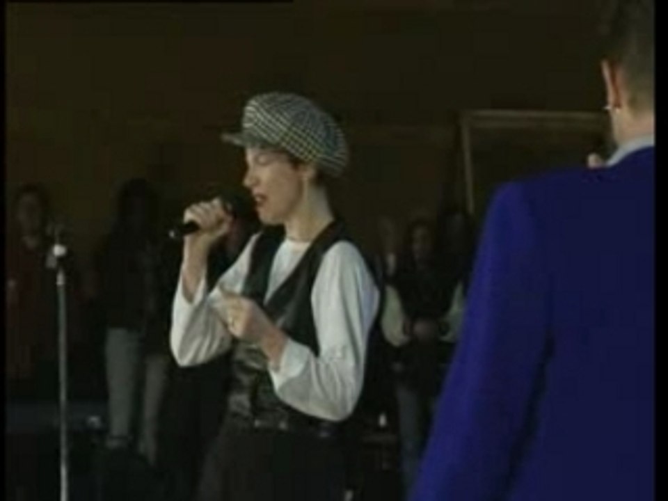 David Bowie, Annie Lennox - Under Pressure