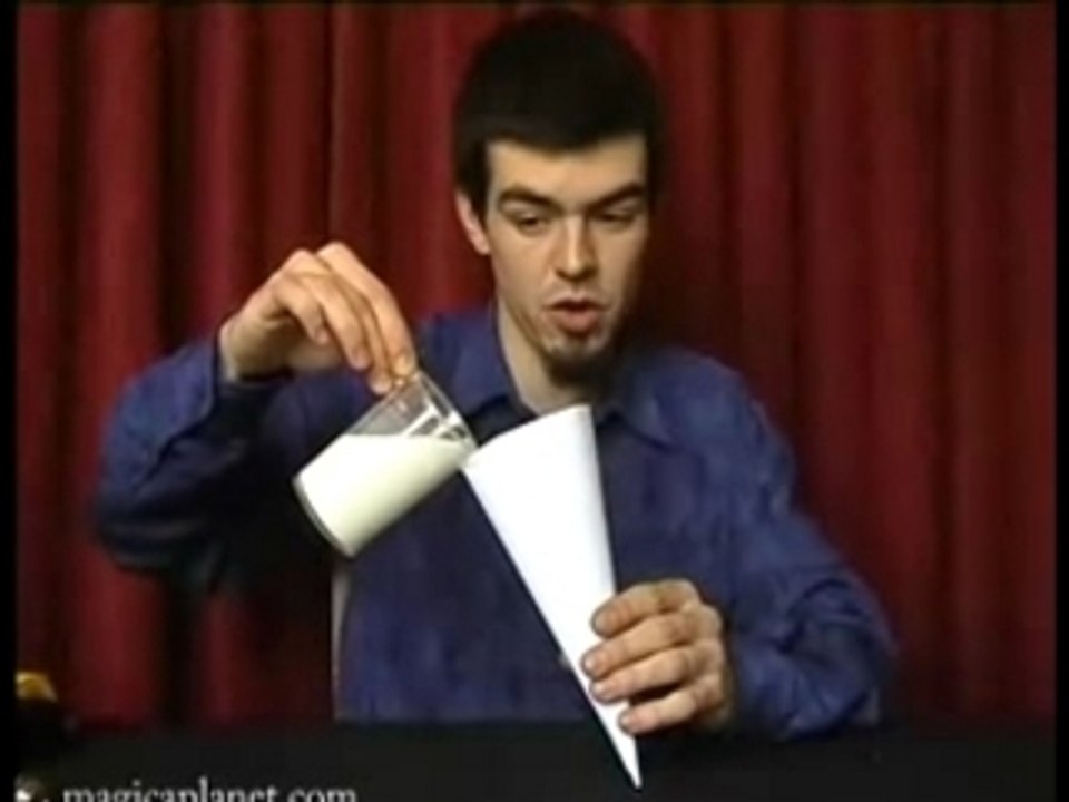 Tour de magie : milk pitcher