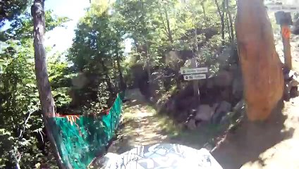 4yo Boy rides his Mountain Bike on Trails with his Dad like a Pro!