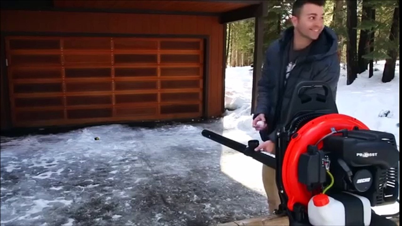 La mitraillette à boules de neige ! Vous connaissez ...