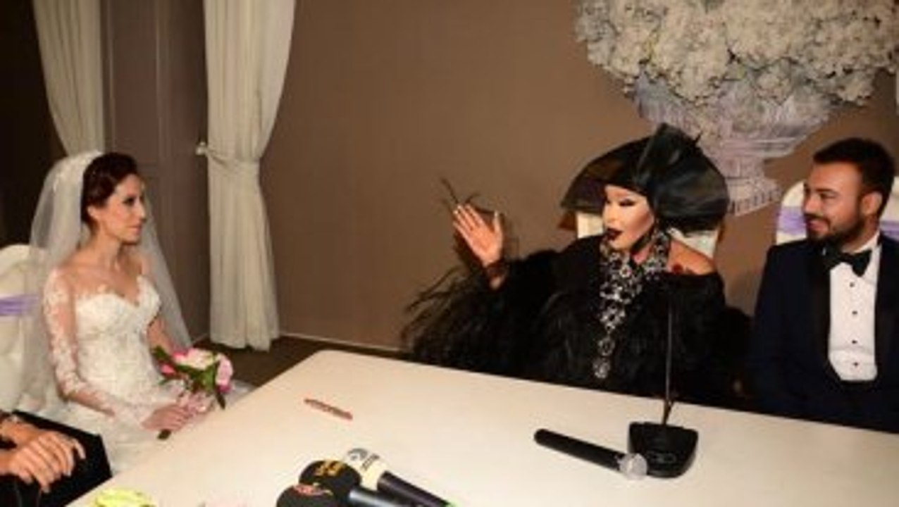 Bülent Ersoy Fırçayı Bastı: Ben Dururken Bu Sıska Hatunu mu Aldın