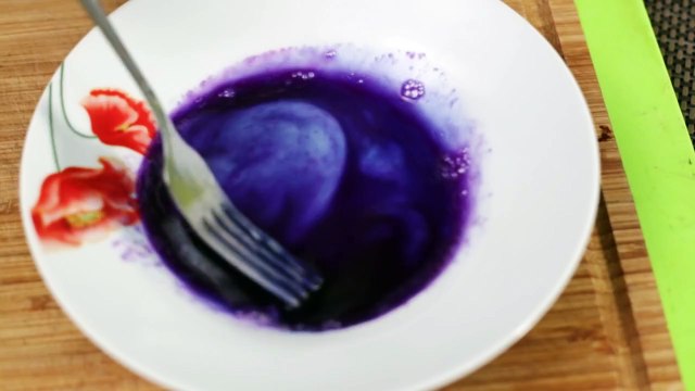 Как сделать цветную яичницу — почти молекулярная кухня