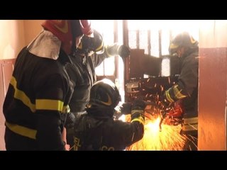 Napoli - Via i cancelli della camorra dalle Case Celesti (17.02.16)