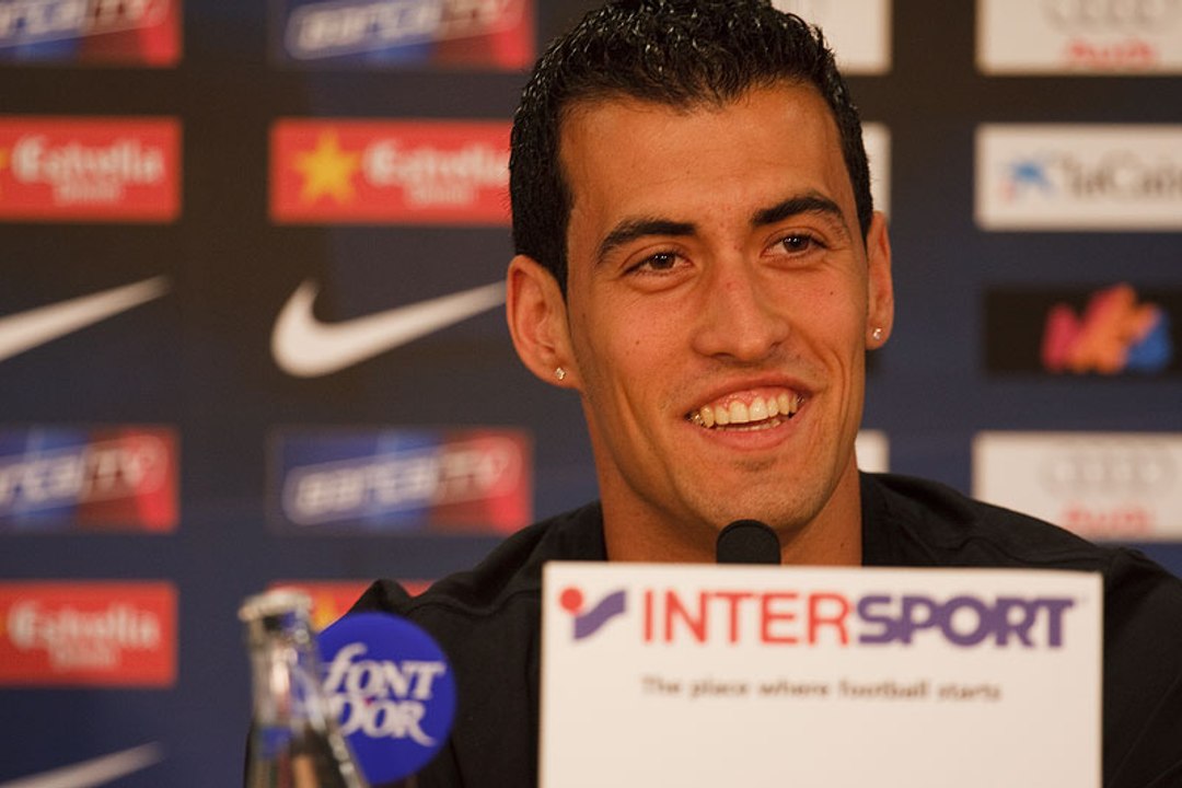 Sergio Busquets se adelanta a los Oscars y actua para forzar una tarjeta