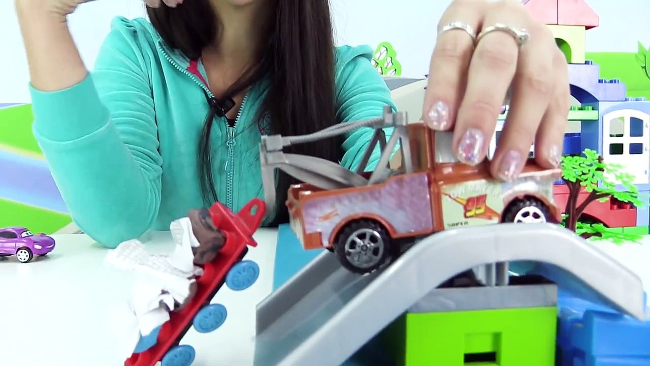 Истории машинок! Герои мультфильма ТАЧКИ - Мэтр, Молния Маккуин. История Мэтра. Мультики про машинки