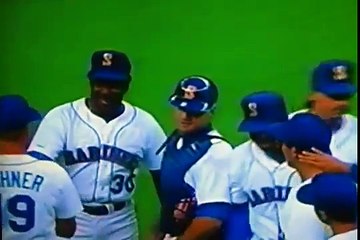 This Father's day let's remember one of the most special moments a father and son could have in sports . The Griffey's b