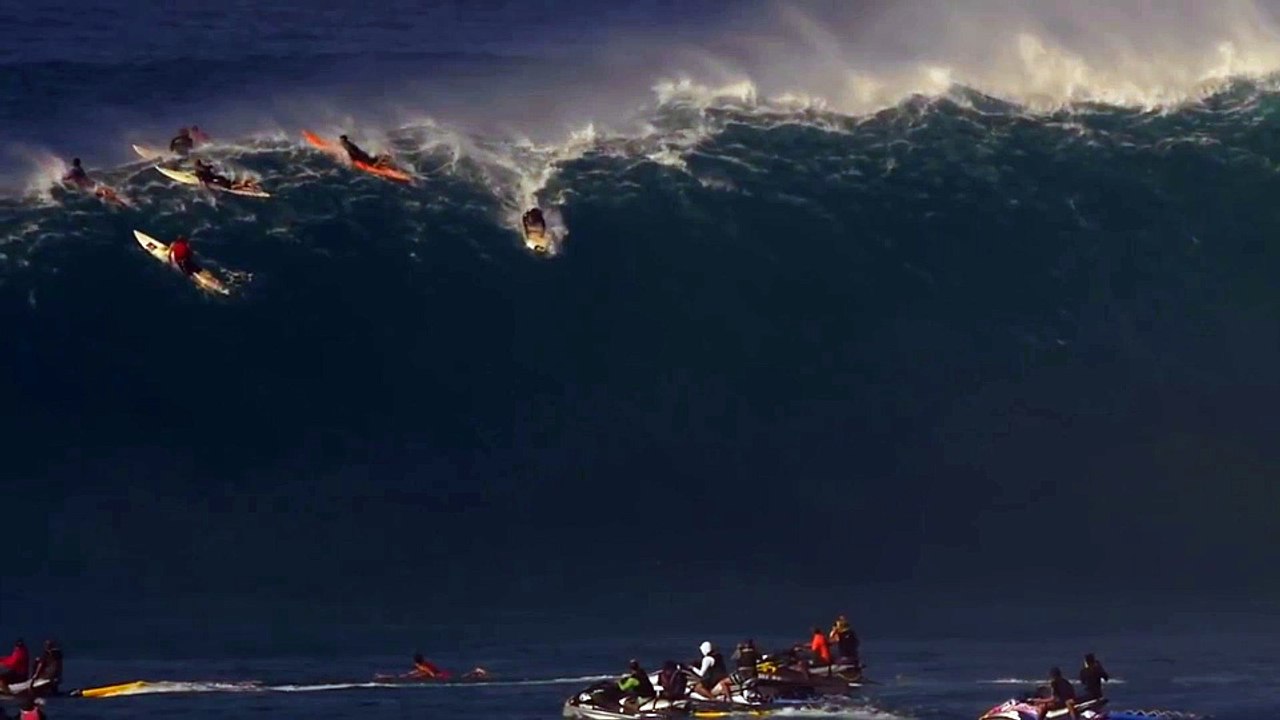 Cuando te arrepientes de coger una ola de 40 metros