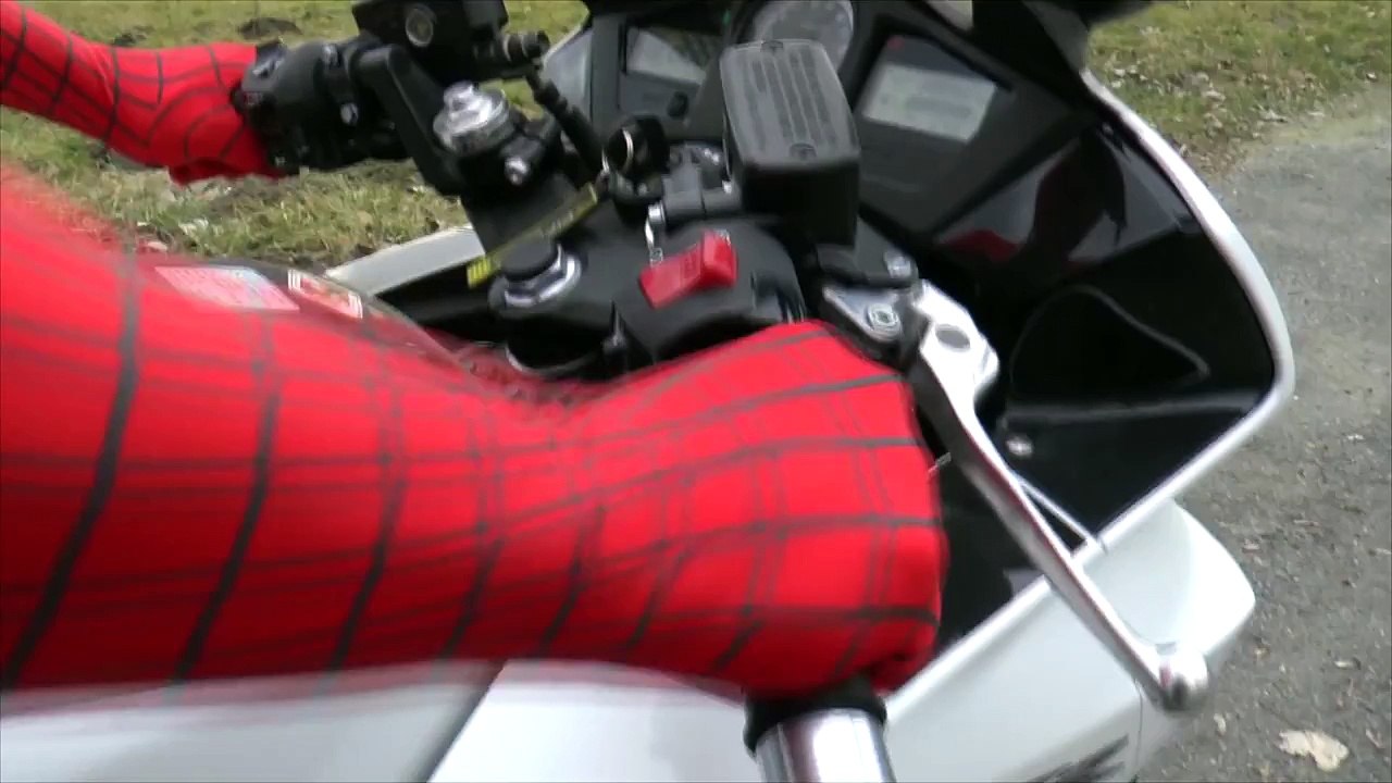Spiderman saves Frozen Anna! Hulk afraid of the Spider Real Life Superheroes