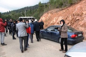 Cerattepe Maden Sahasına Gitmek İsteyen Hdp İstanbul Milletvekilleri Ataş ve Üstün'e Polis Engeli