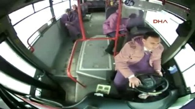 Erzincan - Otobüs Şoförü, Kalp Krizi Geçiren Yolcunun Hayatını Kurtardı