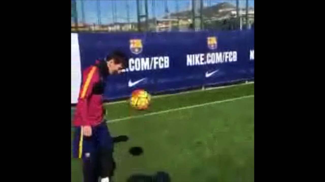 Barça : le but impossible de Lionel Messi à l'entraînement