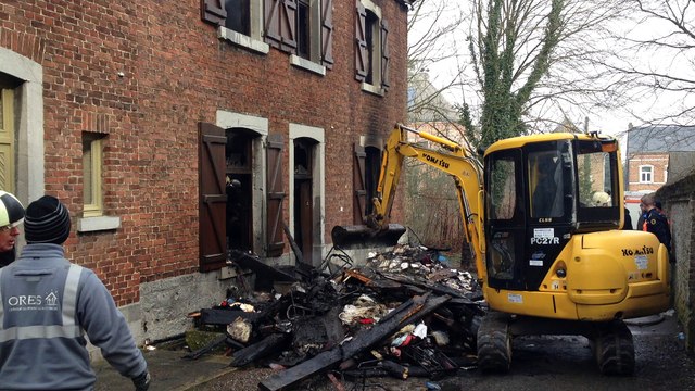 Un incendie ravage une habitation à Bois-de-Villers, l'occupant recherché