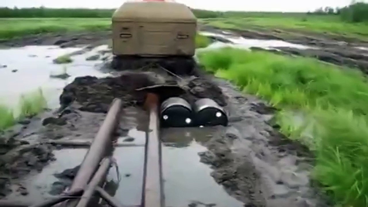 Витязь прёт через болото