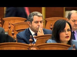 Report TV - Vorio Epiri në konferencën greke Idrizi:Bëj notë protestë,Bushati: Jo!