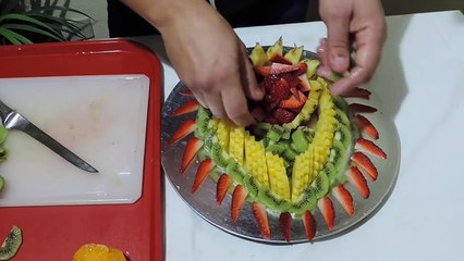 How to peel a pineapple and use the shell _ J.Pereira Art Carving Fruits and Soaps