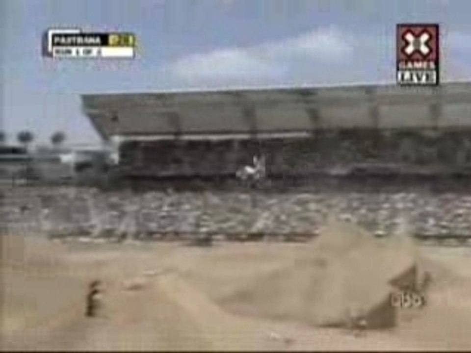 Moto stunt cascade de fou