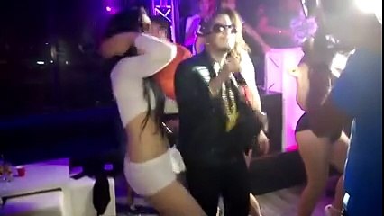 عركة في سهرية بين زوز بنات لن تصدق السبب !!